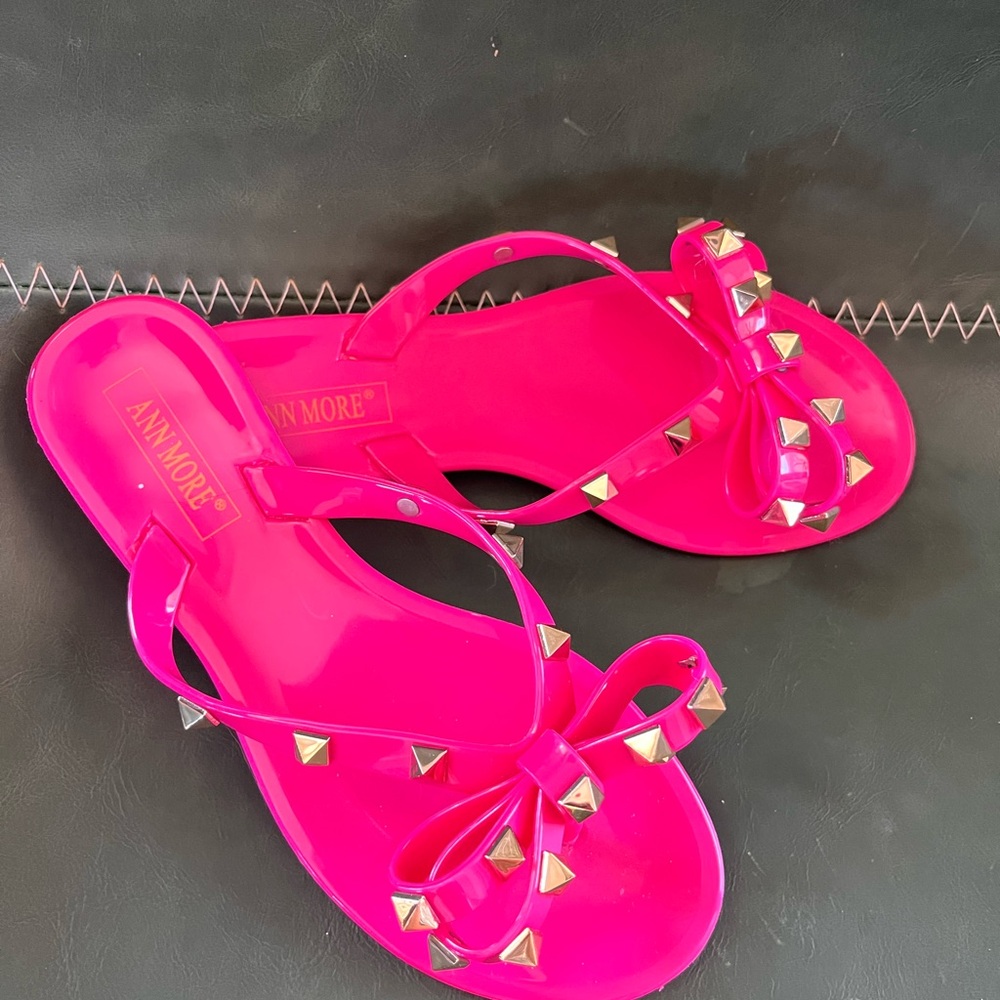 Cute girls sandals like new